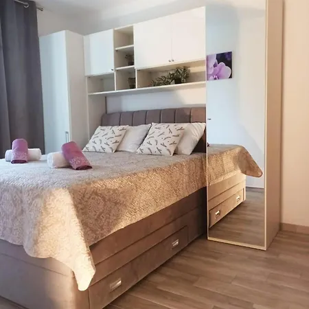 Apartment With A Parking Space Lokva Rogoznica, Omis - 12906