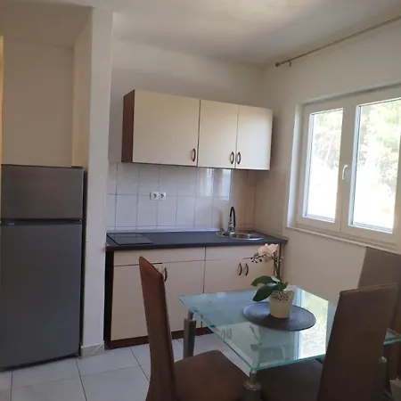 Apartmán With Parking Spaces Rogoznica, Omis - 12906