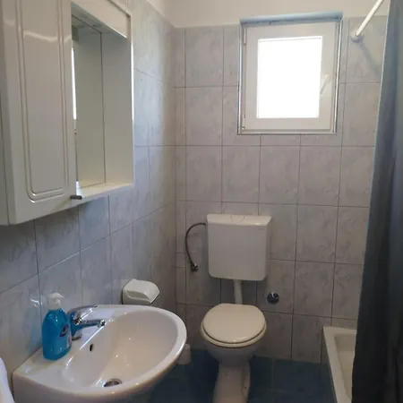 Apartment With A Parking Space Lokva Rogoznica, Omis - 12906 *